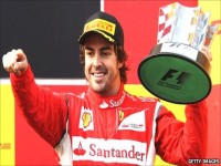 Fernando Alonso signs new Ferrari contract