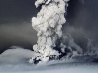 Iceland volcanic ash cloud set to reach UK